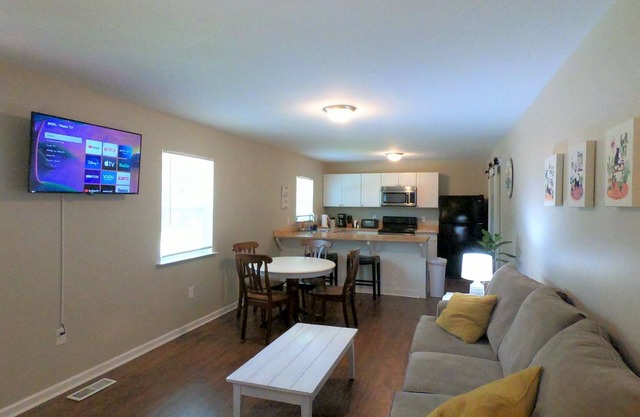 Stay at The Style - Remodeled & 9 Min. to DT