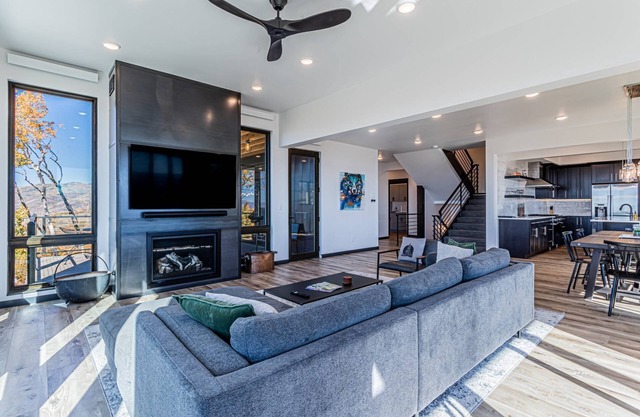 Ask About Monthly Rates for Our Dog Friendly Unit! Panoramic Views, 7 Mi to Resort, Decks-Gym-Garage