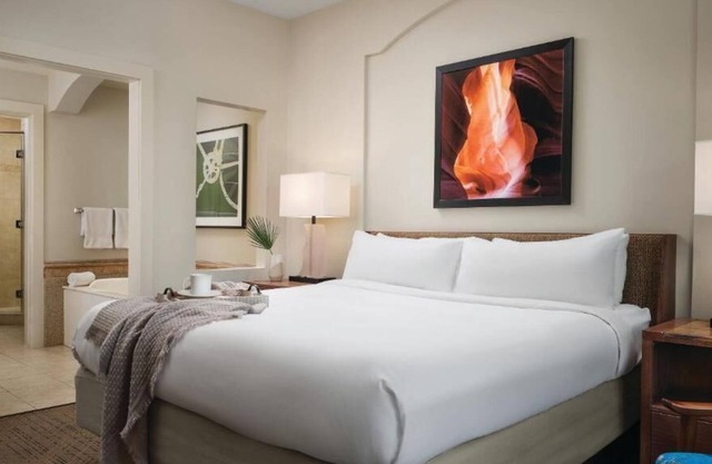 Stay in Style and Comfort at the Marriott's Canyon Villas in the North Phoenix