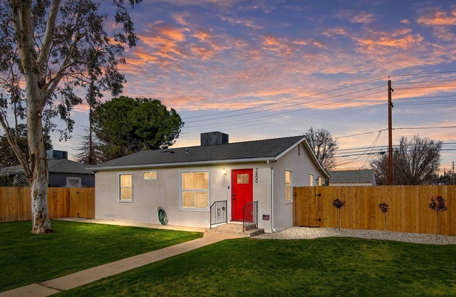 Stay in this Downtown Cottage