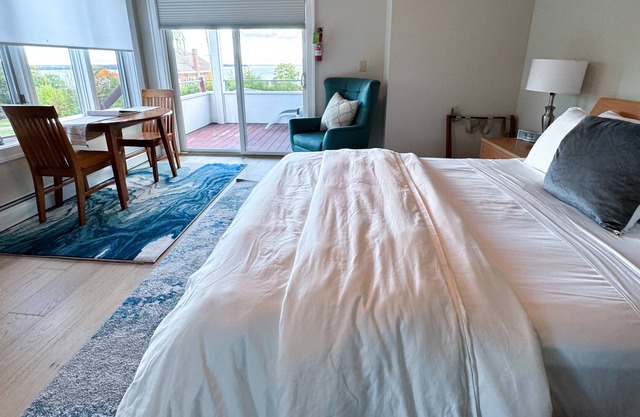 Steeple Hill Flats - Uptown Flat