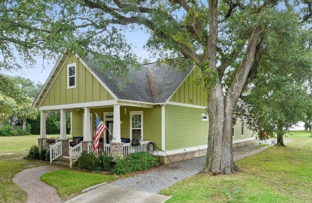 Steps to Beach- 4 Bdrm & 3.5 Bath. Master suite + Mother in Law suite.