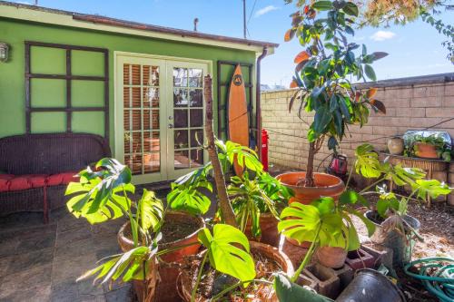 Steps to Venice Beach Vintage Venice Retreat