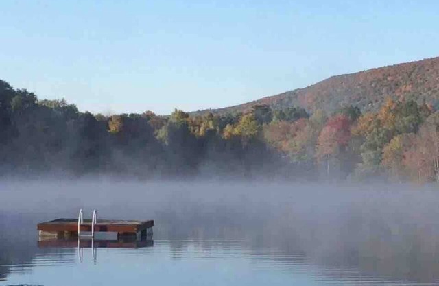 Impresionantes vistas al lago y a la montaña a 90 millas de Nueva York