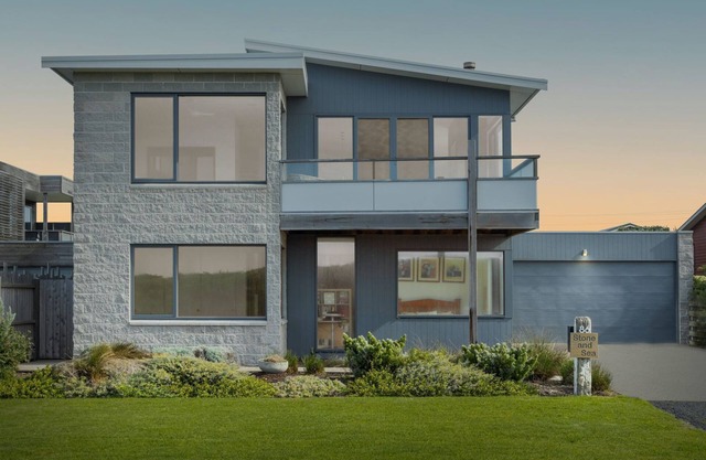 STONE and SEA - This is truly a luxurious coastal haven, with lots of space and amazing ocean views