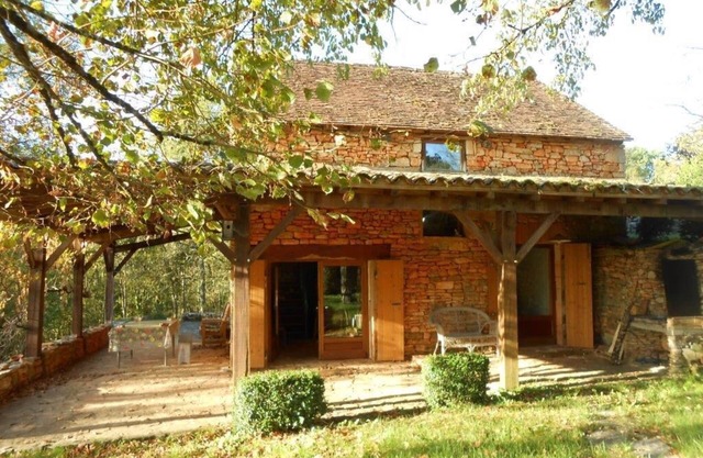Casa de piedra con piscina privada