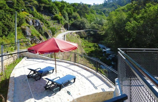 Casa de Piedra junto al Río Caima con Piscina