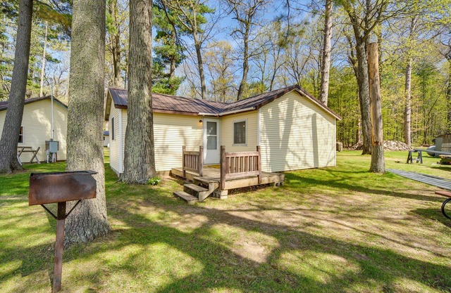 Stone Lake Cabin w/ Private Deck & Fire Pit!