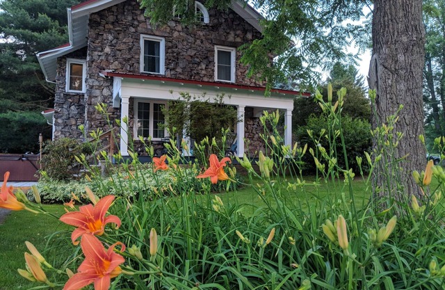 Casa de piedra con encanto totalmente renovada en la confluencia de los 3 ríos.