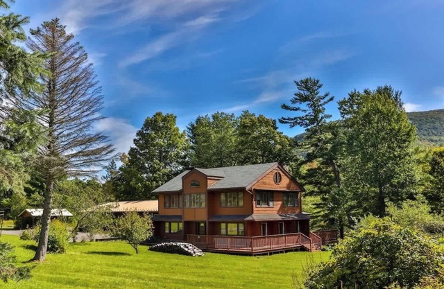 Stream-Side Atrium House w/ Pool Table & 4 Cozy Efficiency Units