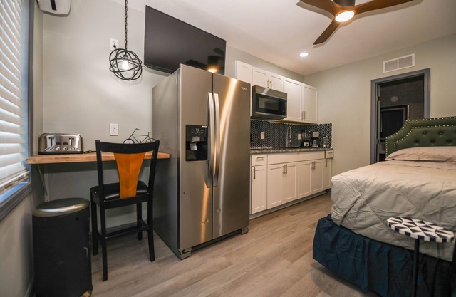 studio 1 min from Southern Regional hospital 15 MiN FROM ATLANTA APT B