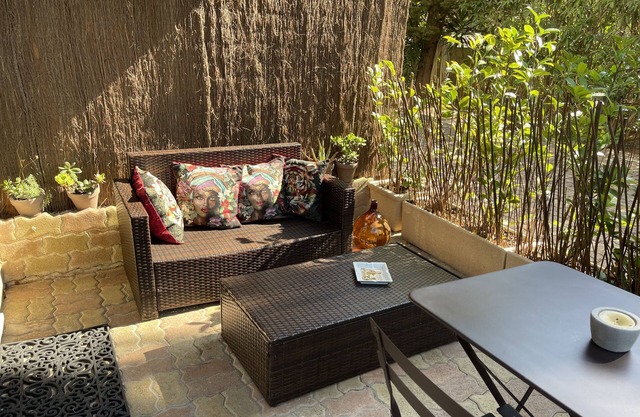 Studio 10 minutes from the beaches of Cannes in a private family property.