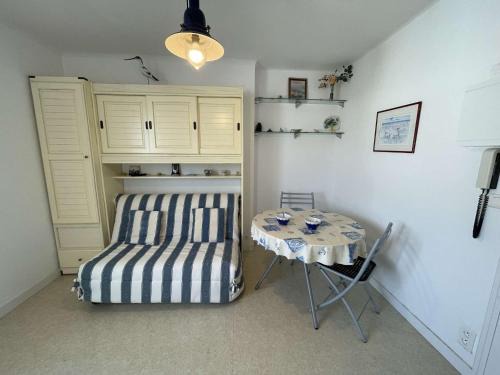 Studio agréable à 20m de la plage - 2 personnes - FR-1-224C-83