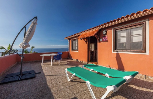 Estudio Apartamento 'Casa Victor - Apartamento Antonio' con vistas al mar