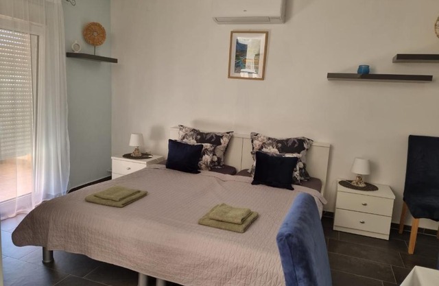 Studio apartment LENI