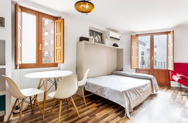 Apartamento estudio 'Loft 3er Piso' con terraza compartida, Wi-Fi y aire acondicionado.