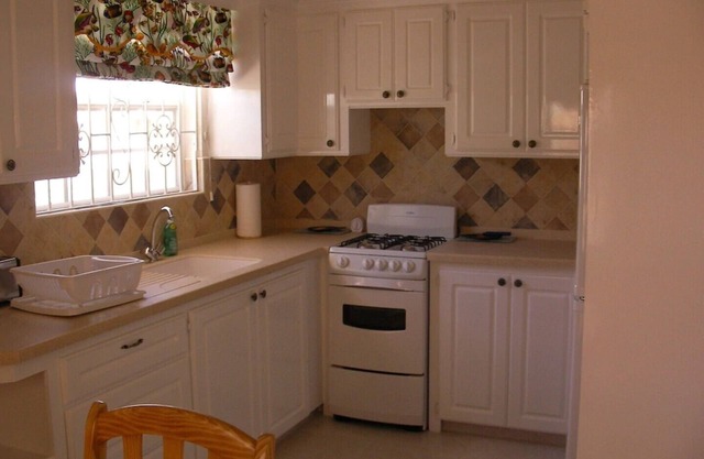 Studio Apartment Plover Court Apartments
