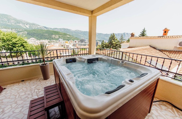 Studio apartment with big terrace & sea view