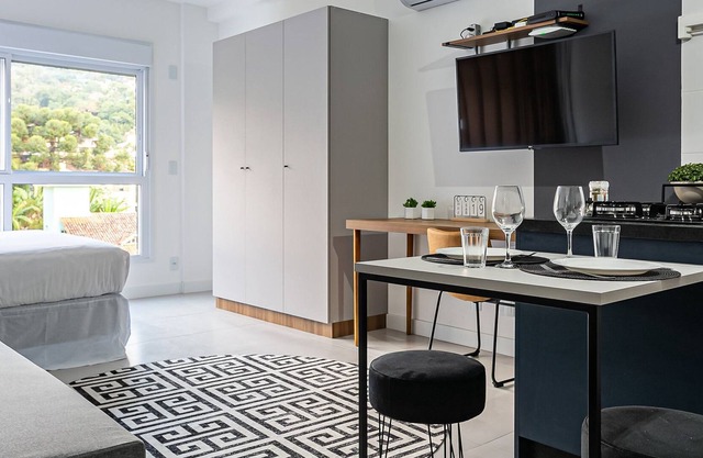 Studio completo próximo a UFSC | Pantanal