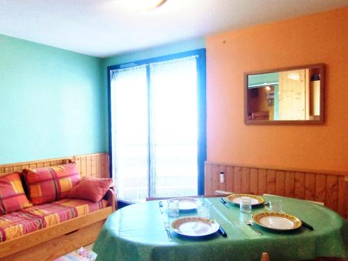 Studio confortable à 200m des pistes avec balcon et TV - Animaux interdits - FR-1-771-73