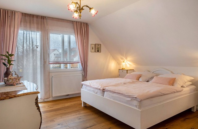 Estudio 'Anemone' con jardín comunitario, balcón y Wi-Fi