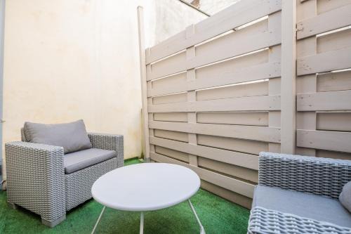 Studio en Duplex-Aircon-Terrasse-Parking-Calme