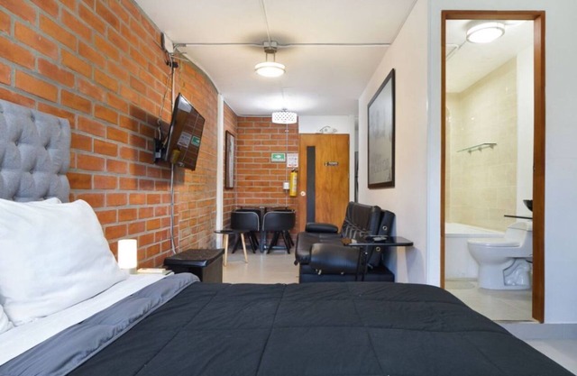 ESTUDIO EXITO TINA CALIENTE