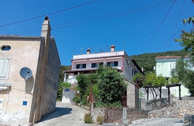 Apartamento-estudio en la playa Martinscica, Cres (AS-23980-a)