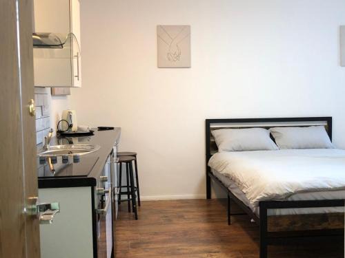 Studio in Bolton town, Short stay studio 5,