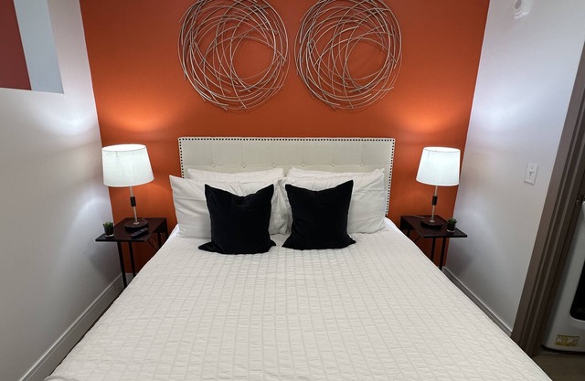 Studio l Queen l New Build l Garage l Patio | W/D