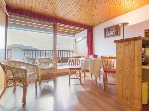 Studio lumineux au centre, balcon et 4 couchages - FR-1-275-167