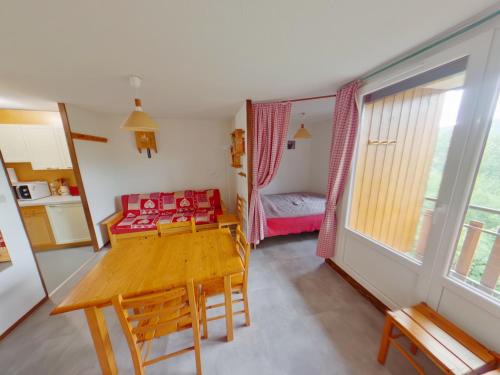Studio lumineux avec loggia aux Rousses - FR-1-834-12