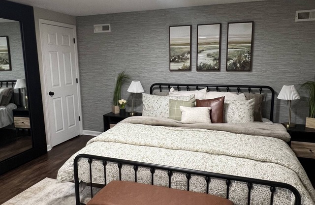 Studio oasis ready for you! …No Cleaning Fee….Near I-81, VT & Radford