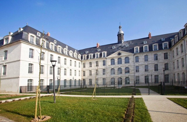Studio moderne et spacieux, près monuments historiques | Wi-Fi Gratuit!