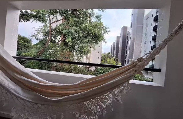 Studio Tipuana hammock on the open balcony