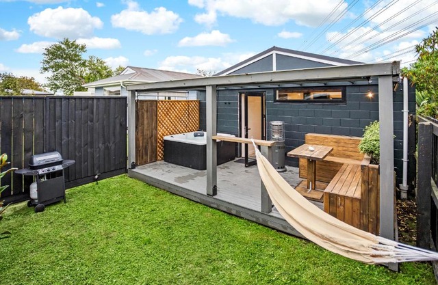 Studio Unit with Spa Bath