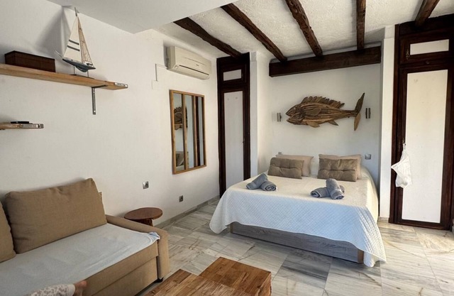 Estudio con vistas al mar y terraza privada