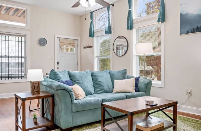 Stunning 2 BR King Bed Suite ~ Steps from Walnut