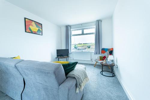 Stunning 4-Bed Beachfront Home Sea Views in Dymchurch