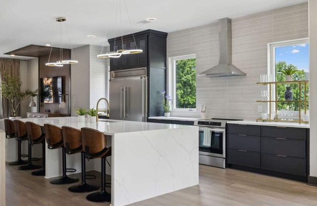 Stunning 4 Bedroom/ 4.5 Bath Home w/Rooftop Deck!