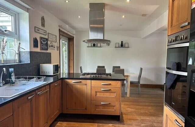 Stunning 5-bedroom detached house