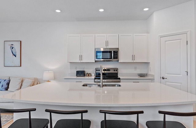 Stunning, Brand New in Skye Ranch, Close to Mayakka, 12 Miles to Beaches