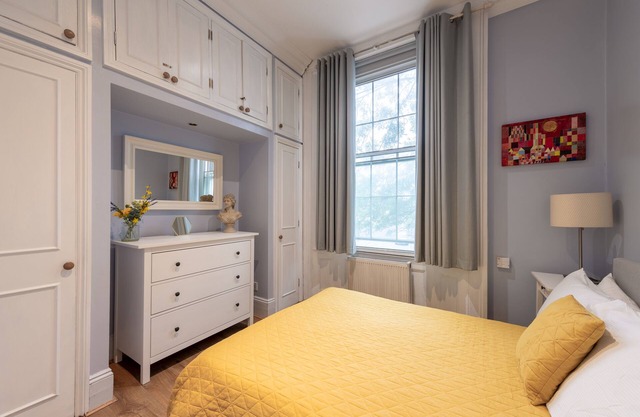 Amplio apartamento de 1 cama en Camden Town: WIFI central, limpio y gratuito (para 4-5)
