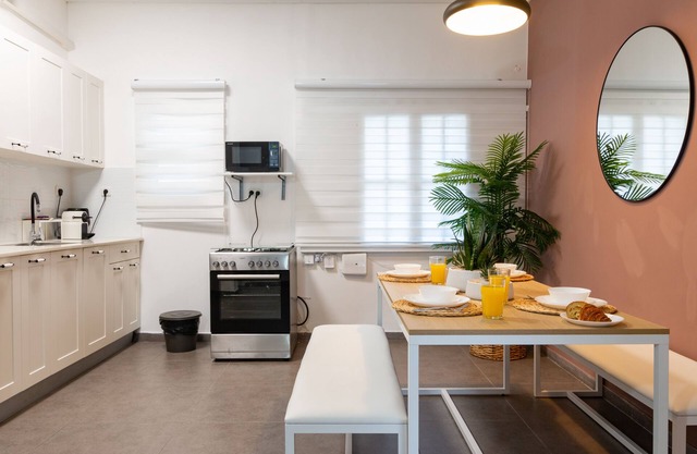 Stunning Chic 2 BR Ibn Gvirol St