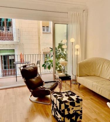 Stunning Designer 2 Bed Apt in Glorious Gràcia