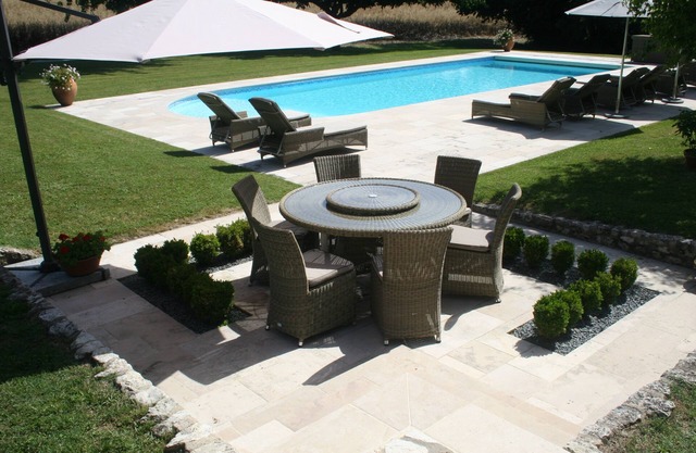 Impresionante granja en 15 acres, piscina privada climatizada, 6 camas y 4 baños más anexo