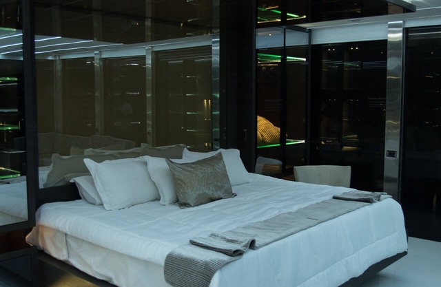 Stunning golden marble suite Parque Lleras