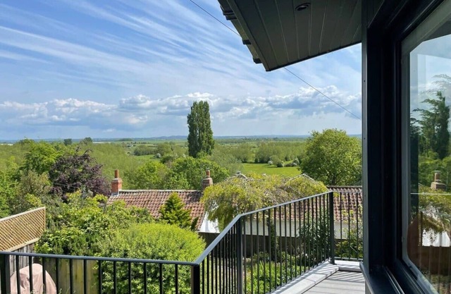 Stunning Hillside House in Langport