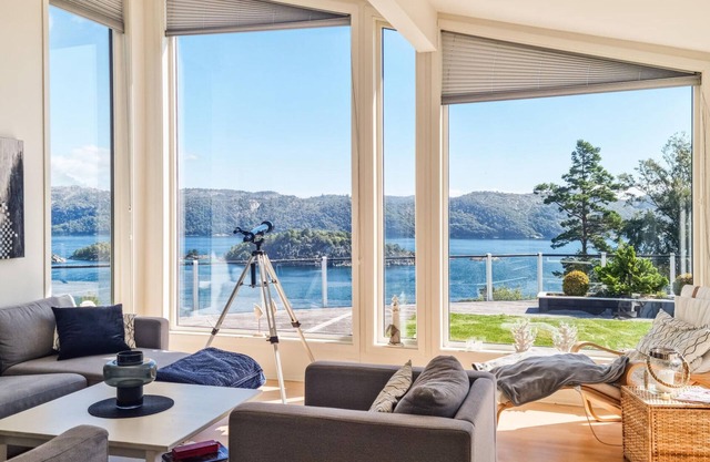 Hermosa casa en Lyngdal con cocina.