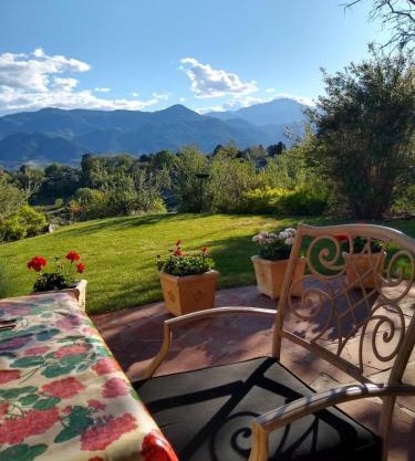 Stunning Mid-Century Modern Retreat with MTN Views